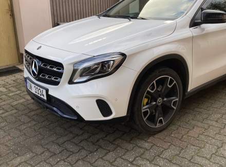 Mercedes-Benz - GLA