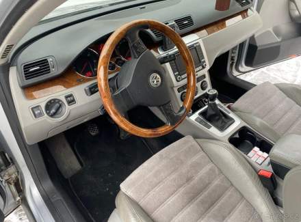 Volkswagen - Passat
