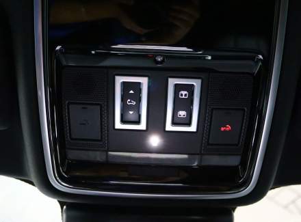 Land Rover - Range Rover Velar D 300 3.0 V6 (300 Hp) AWD Automatic