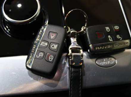 Land Rover - Range Rover Velar D 300 3.0 V6 (300 Hp) AWD Automatic