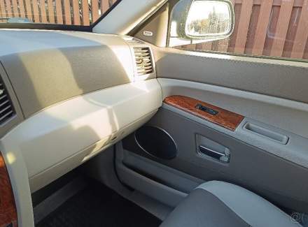 Jeep - Grand Cherokee