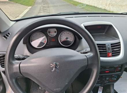 Peugeot - 206