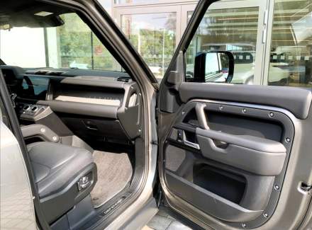 Land Rover - Defender