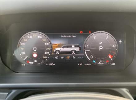 Land Rover - Defender