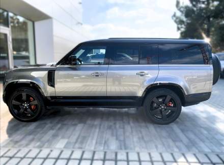 Land Rover - Defender