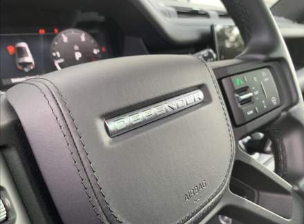 Land Rover - Defender