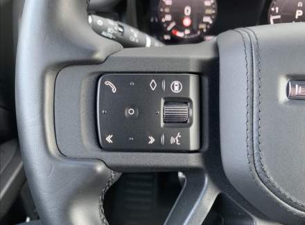 Land Rover - Defender