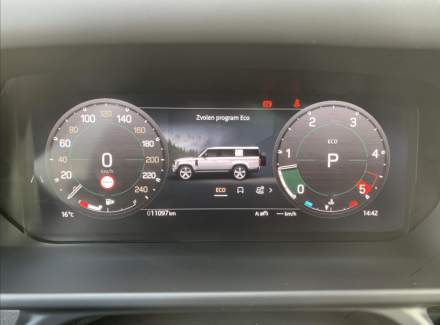 Land Rover - Defender