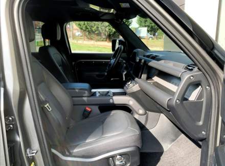 Land Rover - Defender