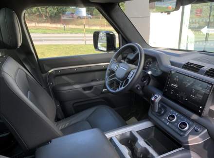 Land Rover - Defender