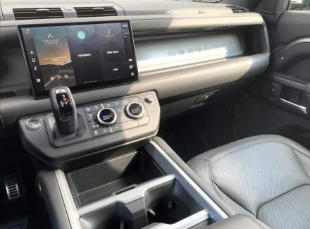 Land Rover - Defender