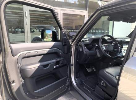 Land Rover - Defender