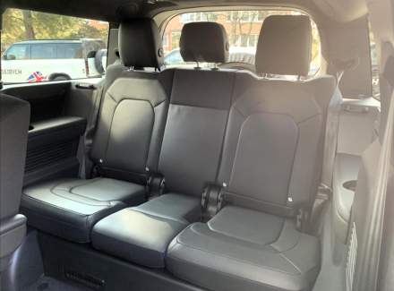 Land Rover - Defender