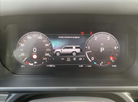 Land Rover - Defender