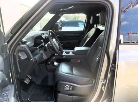 Land Rover - Defender