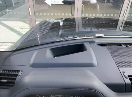 Land Rover - Defender