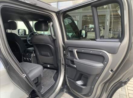 Land Rover - Defender