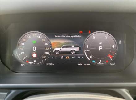 Land Rover - Defender