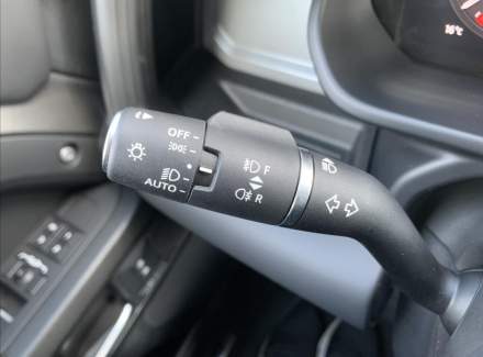 Land Rover - Defender