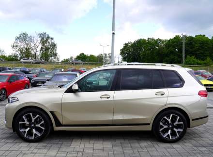 BMW - X7