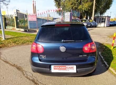 Volkswagen - Golf