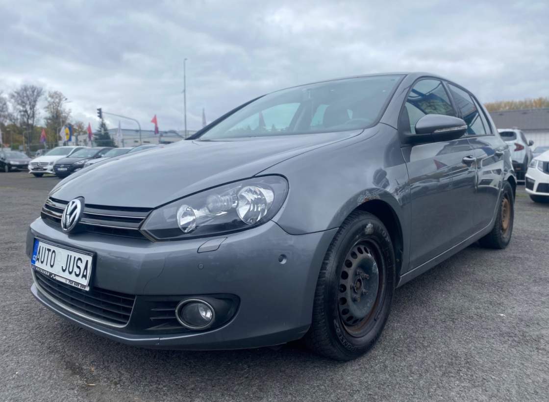 Volkswagen - Golf