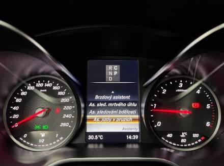 Mercedes-Benz - V-class