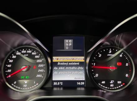 Mercedes-Benz - V-class