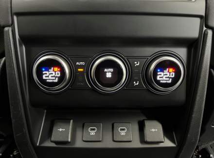 Land Rover - Defender