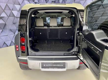 Land Rover - Defender