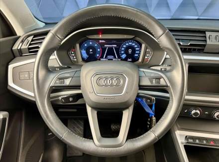Audi - Q3