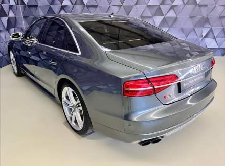 Audi - S8