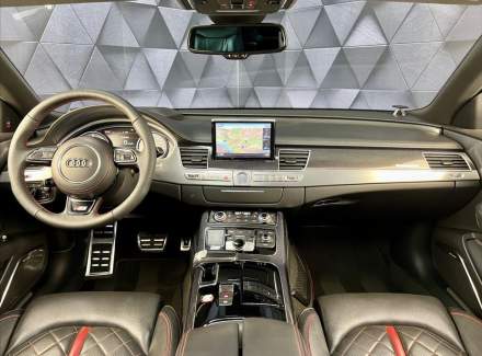Audi - S8