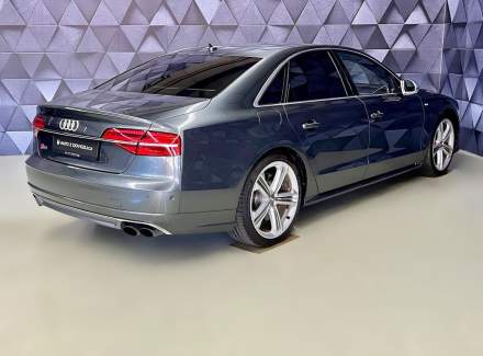 Audi - S8