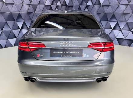 Audi - S8
