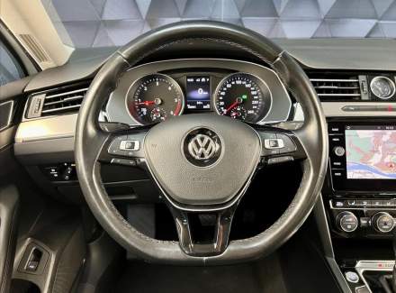 Volkswagen - Passat