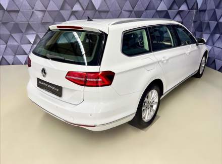 Volkswagen - Passat