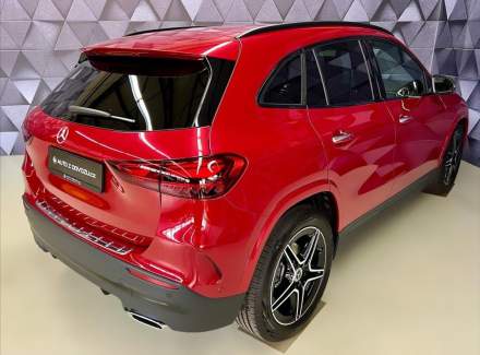 Mercedes-Benz - GLA