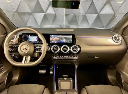 Mercedes-Benz - GLA