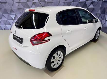 Peugeot - 208
