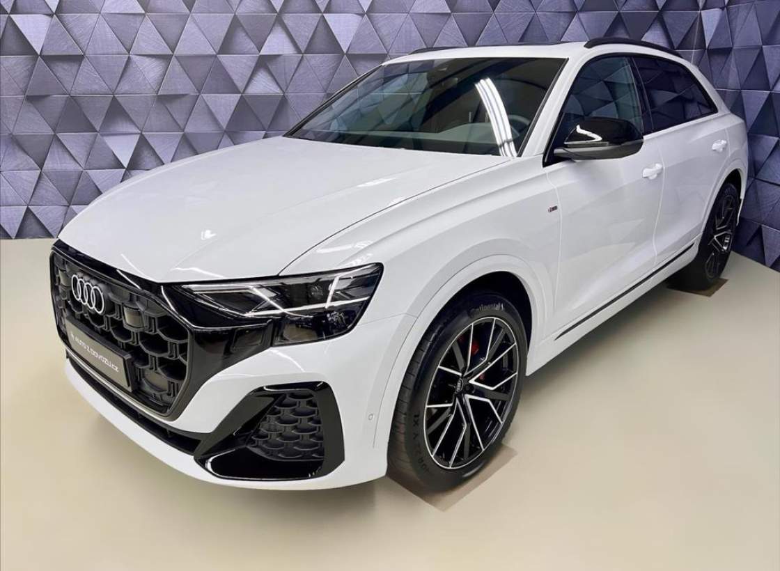 Audi - Q8