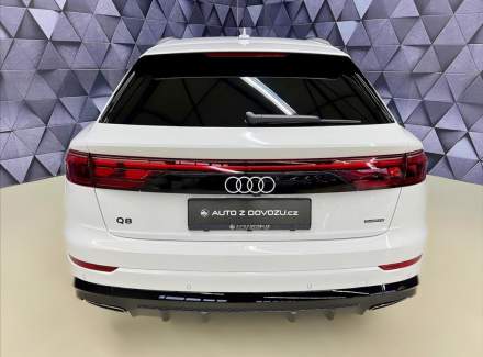 Audi - Q8