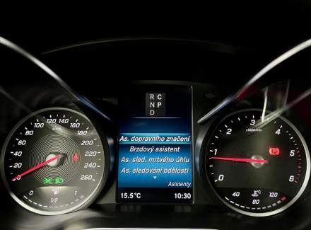 Mercedes-Benz - V-class