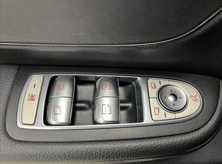 Mercedes-Benz - V-class