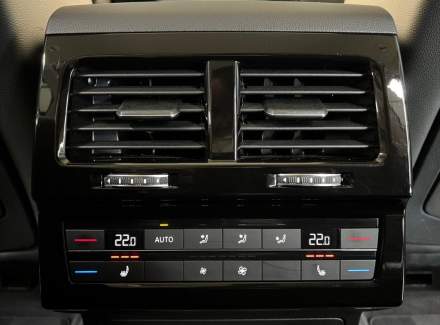 Volkswagen - Touareg