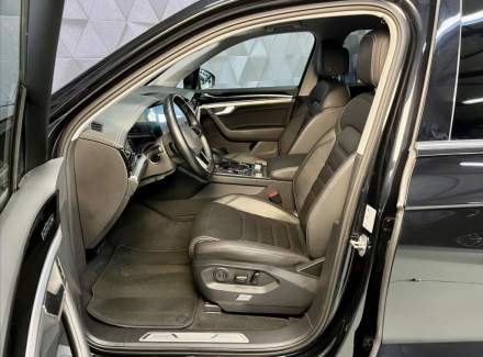 Volkswagen - Touareg