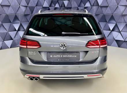 Volkswagen - Golf