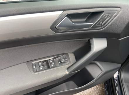 Volkswagen - Touran