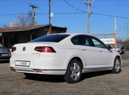 Volkswagen - Passat