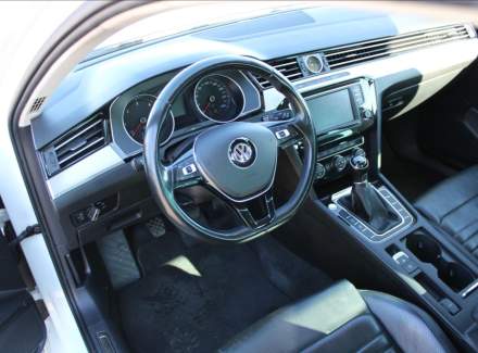 Volkswagen - Passat